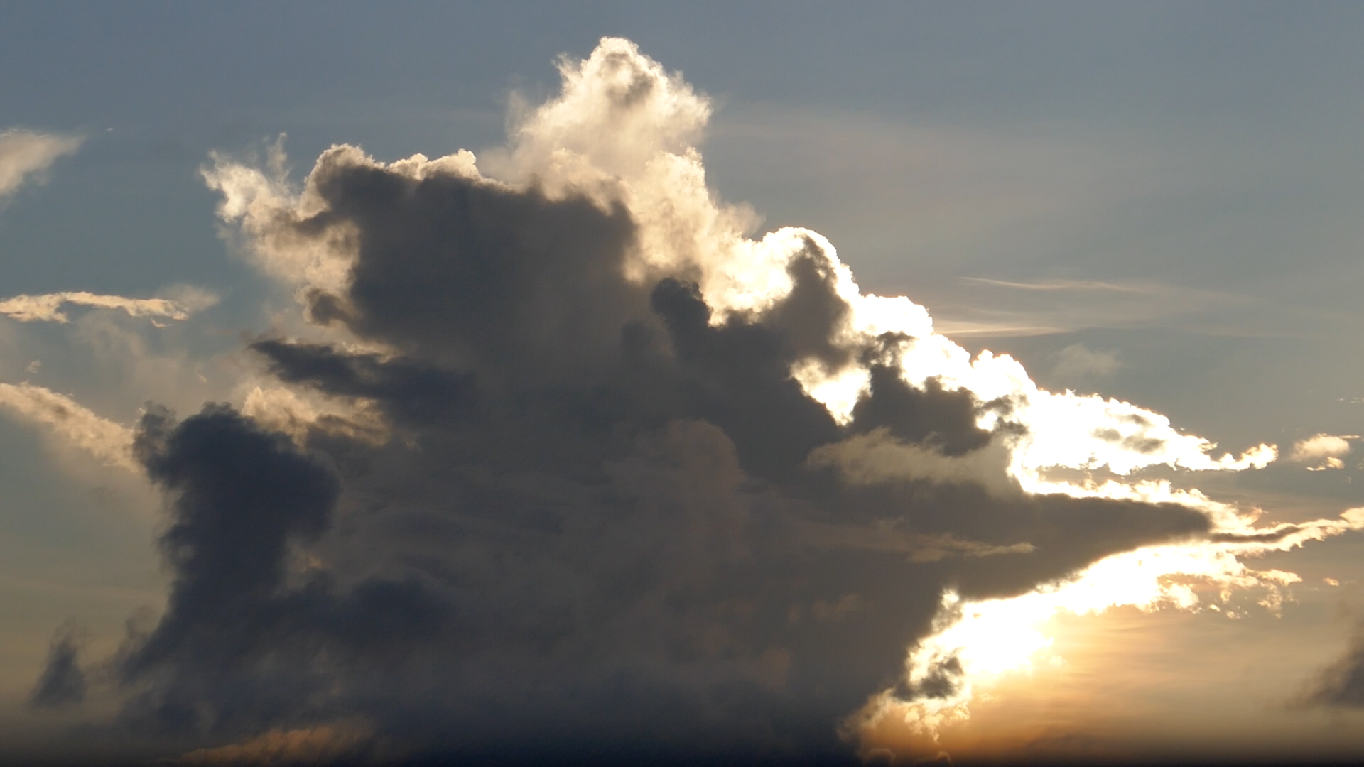 2022-10-21 17 Uhr 00 Wolken (Video)